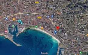Cannes centre T2 derrière Martinez plage 3' à pied